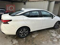 نيسان فيرسا